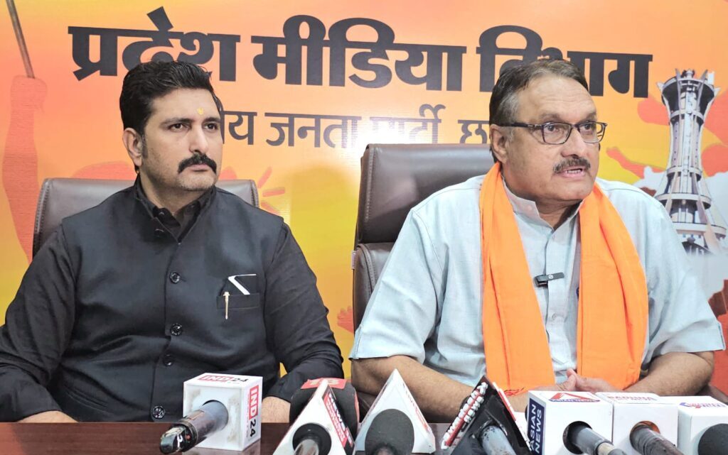 कांग्रेस द्वारा कन्हैया कुमार को छत्तीसगढ़ भेजने पर भाजपा ने प्रेस ब्रीफ कर कांग्रेस को घेरा पूछा कांग्रेस द्वारा कन्हैया कुमार को छत्तीसगढ़ भेजने पर भाजपा ने प्रेस ब्रीफ कर कांग्रेस को घेरा पूछा