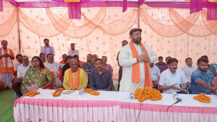 बगीचा में गरजे हिंदुत्व के धर्मध्वजा वाहक कुमार प्रबल प्रताप सिंह जुदेव मौका था नवरात्र जनजाति सम्मेलन का ..