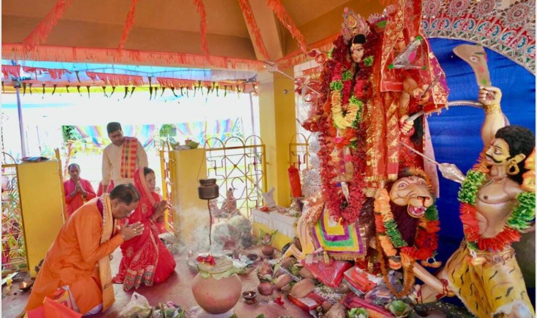 CM विष्णु देव साय और धर्मपत्नी कौशिल्या साय की भक्ति : गृहग्राम में रामनवमी में रमे नजर आये मुख्यमंत्री साय, भंडारे में भी हुए शामिल CM विष्णु देव साय और धर्मपत्नी कौशिल्या साय की भक्ति : गृहग्राम में रामनवमी में रमे नजर आये मुख्यमंत्री साय, भंडारे में भी हुए शामिल