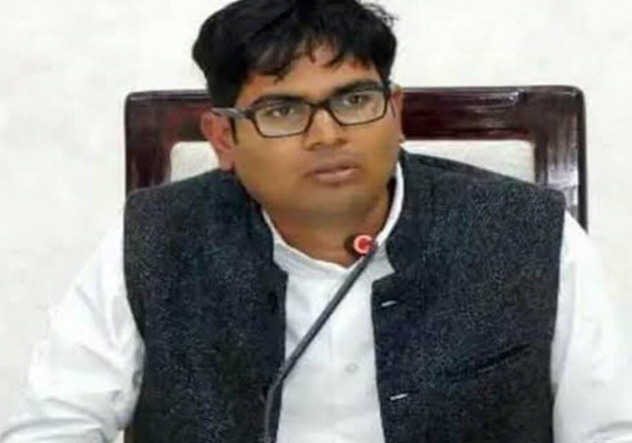 जीरो टॉलरेंस : भ्रष्टाचार मामले में दो अफसरों पर गिरी गाज, मंत्री ओपी चौधरी के निर्देश पर कार्यपालन अभियंता व सहायक अभियंता सस्पेंड जीरो टॉलरेंस : भ्रष्टाचार मामले में दो अफसरों पर गिरी गाज, मंत्री ओपी चौधरी के निर्देश पर कार्यपालन अभियंता व सहायक अभियंता सस्पेंड