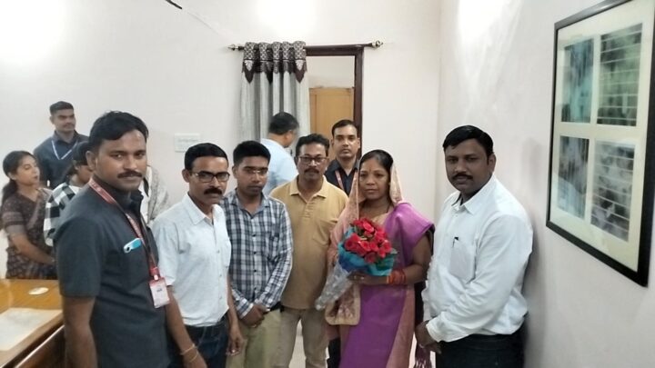 मुख्यमंत्री की पत्नी श्रीमती कौशल्या साय ने किया इंदिरा कला संगीत विश्वविद्यालय का भ्रमण