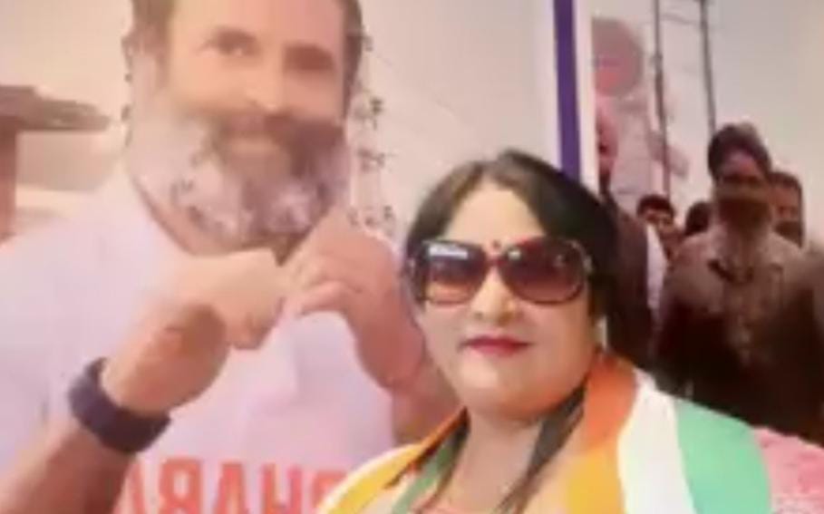 बगावती तेवर,इस्तीफे के साथ प्रदेश महिला कांग्रेस सचिव ललिता सोनी का छलका दर्द बगावती तेवर,इस्तीफे के साथ प्रदेश महिला कांग्रेस सचिव ललिता सोनी का छलका दर्द