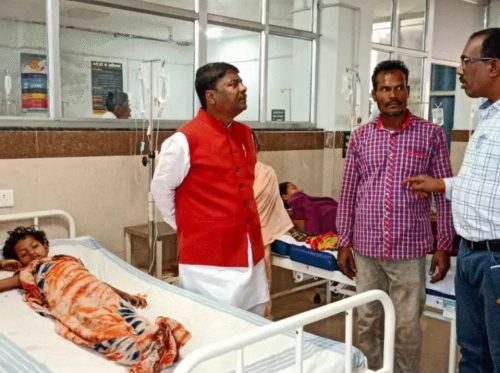 फूड पॉइजनिंग से मासूम बच्ची की मौत, चिकन-मटन खाने के बाद 15 ग्रामीणों की बिगड़ी तबियत, मंत्री केदार कश्यप पहुंचे अस्पताल, सीएम साय ने जताया दुःख