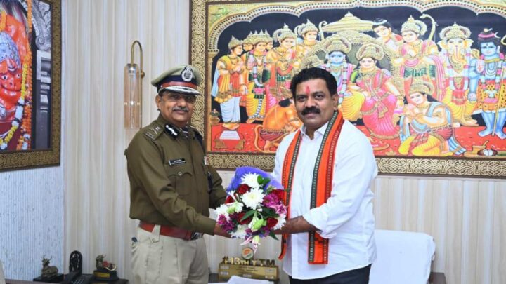 केंद्रीय गृहमंत्री शाह का छत्तीसगढ़ दौरा, सुरक्षा व्यवस्था को लेकर नव नियुक्त DGP अरुण देव गौतम ने डिप्टी सीएम शर्मा से की मुलाकात