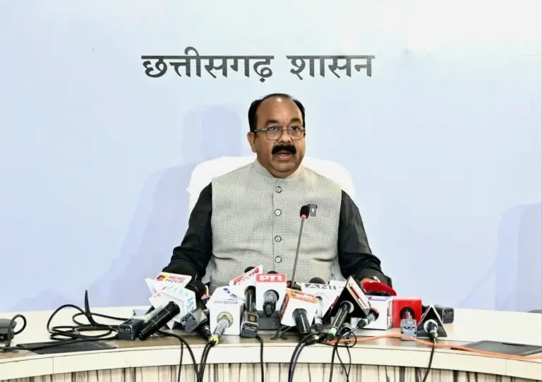 शराब घोटाले पर ईडी की कार्रवाई साक्ष्य और तथ्यों के आधार पर, कांग्रेस को देना होगा जवाब, अरुण साव बोले, कांग्रेस में एक दूसरे को निपटाने की राजनीति चल रही है शराब घोटाले पर ईडी की कार्रवाई साक्ष्य और तथ्यों के आधार पर, कांग्रेस को देना होगा जवाब, अरुण साव बोले, कांग्रेस में एक दूसरे को निपटाने की राजनीति चल रही है