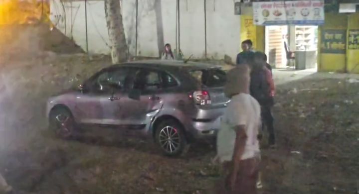 युवक को मारी गोलियां, तीन राउंड हुई फायरिंग,मौके से बुलेट व कार जब्त..