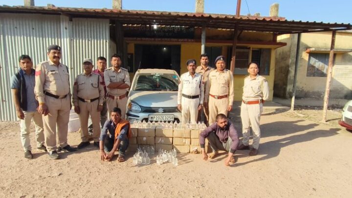 आबकारी विभाग द्वारा 135 लीटर देशी मदिरा सहित वाहन जब्त