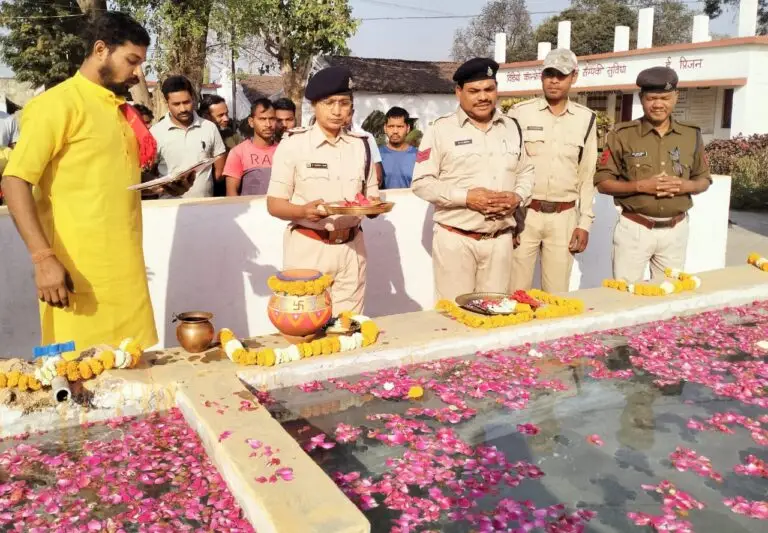 5 सेंट्रल जेल, 20 जिला जेल और 8 सब-जेल में गंगा जल स्नान, मुख्यमंत्री बोले, प्रदेश सरकार जेल सुधार के साथ-साथ कैदियों के आध्यात्मिक एवं नैतिक उत्थान के लिए प्रतिबद्ध आध्यात्मिक और मानसिक शुद्धि के लिए कैदियों को मिला गंगा जल स्नान का अवसर 5 सेंट्रल जेल, 20 जिला जेल और 8 सब-जेल में गंगा जल स्नान, मुख्यमंत्री बोले, प्रदेश सरकार जेल सुधार के साथ-साथ कैदियों के आध्यात्मिक एवं नैतिक उत्थान के लिए प्रतिबद्ध आध्यात्मिक और मानसिक शुद्धि के लिए कैदियों को मिला गंगा जल स्नान का अवसर