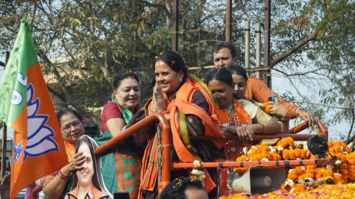 निगम चुनाव में भाजपा प्रत्याशी मीनल चौबे को मिल रहा जनता का आशीर्वाद  जनता का मन भाजपा के संग नगर निगम में बहुमत से जीतेंगे :-  मीनल चौबे