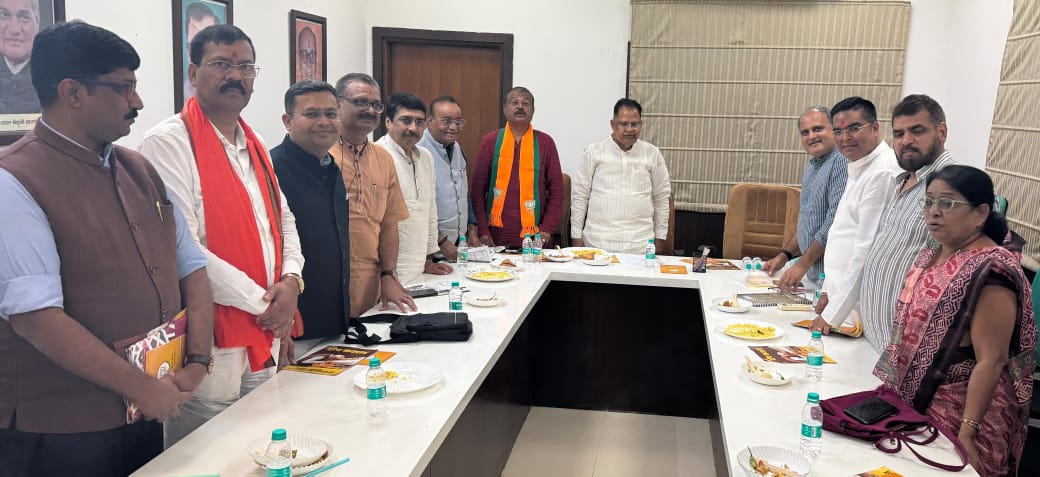 शहर विकास के संकल्प का महत्वपूर्ण दस्तावेज होगा घोषणा पत्र – अमर अग्रवाल शहर विकास के संकल्प का महत्वपूर्ण दस्तावेज होगा घोषणा पत्र – अमर अग्रवाल