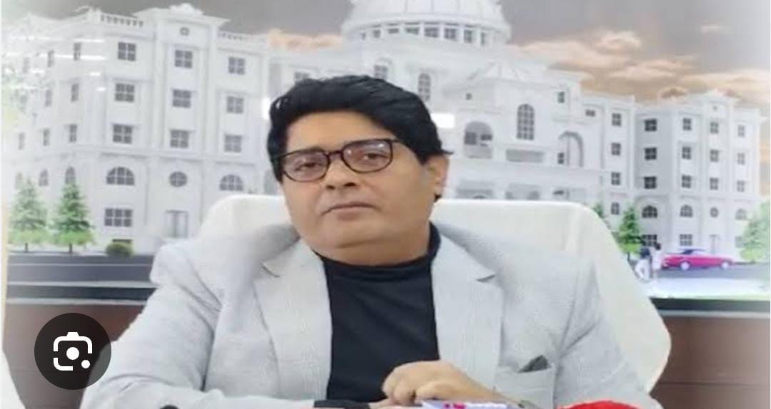 Big Breaking: शराब घोटाला मामले में पूर्व महापौर एजाज ढेबर को नोटिस, चुनाव के बाद होगी पूछताछ Big Breaking: शराब घोटाला मामले में पूर्व महापौर एजाज ढेबर को नोटिस, चुनाव के बाद होगी पूछताछ