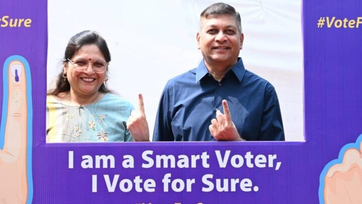 नगरीय निकाय निर्वाचन 2025  मुख्य सचिव श्री अमिताभ जैन ने किया अपने मताधिकार का प्रयोग