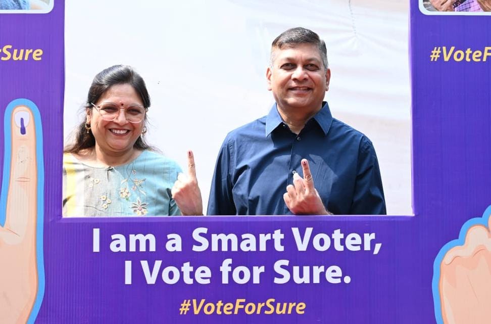 नगरीय निकाय निर्वाचन 2025 मुख्य सचिव श्री अमिताभ जैन ने किया अपने मताधिकार का प्रयोग नगरीय निकाय निर्वाचन 2025 मुख्य सचिव श्री अमिताभ जैन ने किया अपने मताधिकार का प्रयोग