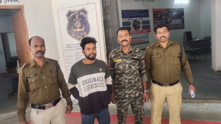 नाबालिक बच्चियों को ढूंढने में जशपुर पुलिस को मिल रही लगातार सफलता   विगत एक सप्ताह में जशपुर पुलिस ने फिर तीन बच्चियों को, एक पंजाब राज्य से, दो रायगढ़ छत्तीसगढ़ से ढूंढ, किया सकुशल परिजनों के सुपुर्द