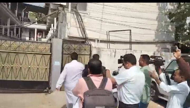 पूर्व मेयर एजाज ढेबर की बढ़ सकती है मुश्किलें, ACB-EOW ऑफिस में पूछताछ हुई शुरू पूर्व मेयर एजाज ढेबर की बढ़ सकती है मुश्किलें, ACB-EOW ऑफिस में पूछताछ हुई शुरू