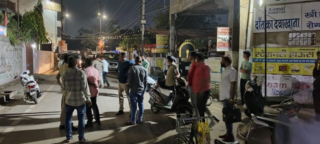 CG- छुट्टी घोषित, इस जिले में तीन रहेगी छुट्टी, जारी कार्यकर्ताओं ने आरोपी के घर पर किया पथरावत CG- छुट्टी घोषित, इस जिले में तीन रहेगी छुट्टी, जारी कार्यकर्ताओं ने आरोपी के घर पर किया पथरावत