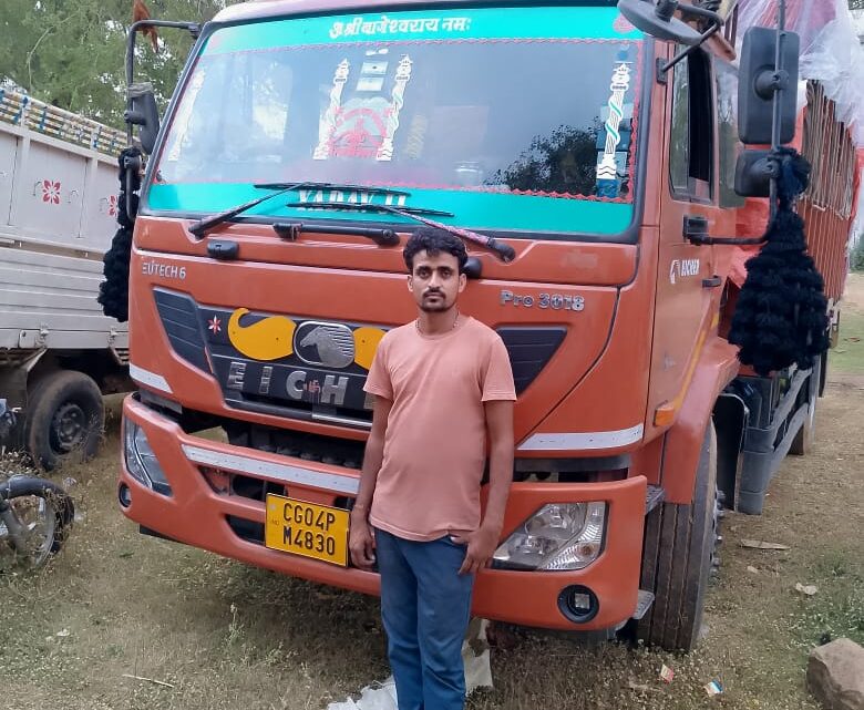 रायकेरा चौक बगीचा में एक मोटर साइकल सवार युवक को टक्कर मारकर भाग रहे ट्रक को,पुलिस ने पीछा कर लोरो घाट में पकड़ा, आरोपी चालक गिरफ्तार, ट्रक को किया जप्त मोटर सायकल सवार युवक की हुई इलाज के दौरान मृत्यु रायकेरा चौक बगीचा में एक मोटर साइकल सवार युवक को टक्कर मारकर भाग रहे ट्रक को,पुलिस ने पीछा कर लोरो घाट में पकड़ा, आरोपी चालक गिरफ्तार, ट्रक को किया जप्त मोटर सायकल सवार युवक की हुई इलाज के दौरान मृत्यु
