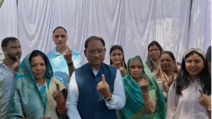 वोट देने परिवार संग लाइन में खड़े रहे CM साय, मतदान देकर बोले- इस बार भी BJP को मिलेगी बड़ी जीत