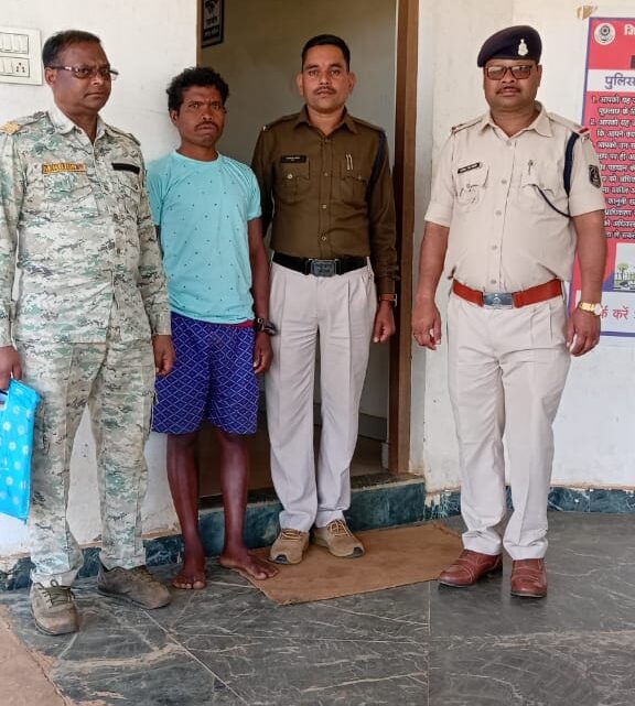 नशे की हालात में चरित्र शंका को लेकर पति ने की अपनी ही पत्नी की टांगी से मारकर हत्या सूचना के चंद घंटों में ही पुलिस ने किया आरोपी पति को गिरफ्तार,भेजा जेल नशे की हालात में चरित्र शंका को लेकर पति ने की अपनी ही पत्नी की टांगी से मारकर हत्या सूचना के चंद घंटों में ही पुलिस ने किया आरोपी पति को गिरफ्तार,भेजा जेल