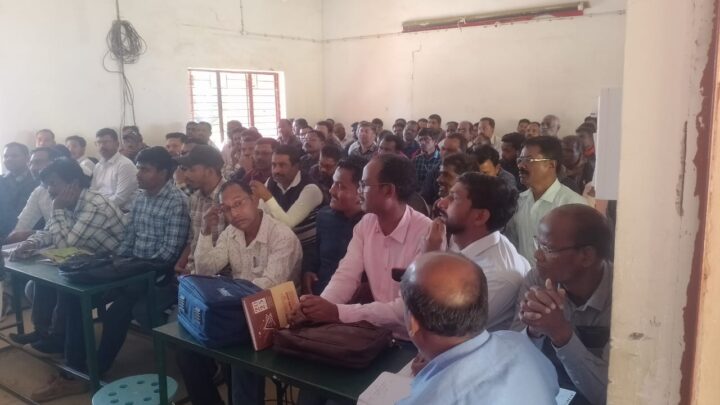 त्रिस्तरीय पंचायत चुनाव 2025 जनपद पंचायत बगीचा में चुनाव हेतु मतदान सामग्री वितरण एवं वापसी का दिया गया प्रशिक्षण