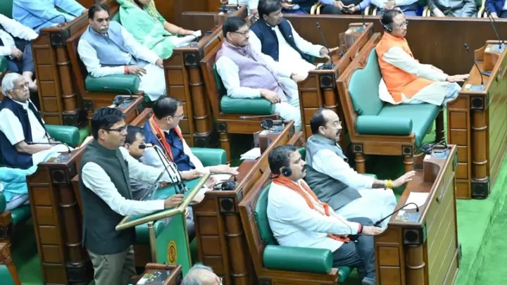 विधानसभा: बिना जल स्रोत के ही 653 गांवों में बन गयी टंकी, बिछ गयी पाइप लाइन, अजय चंद्राकर के कार्रवाई के सवाल पर, उप मुख्यमंत्री ने दिया ये जवाब