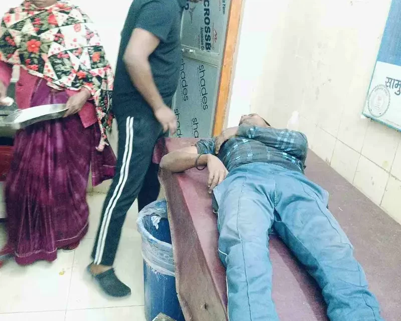 Breaking News jashpur:-बीडीसी प्रत्यासी के बेटे की दबंगई,अपने बचे पैसे को मांगने गये युवक को बंधक बनाकर 4 घंटों तक बेदम पीटा, पीड़ित अस्पताल में भर्ती,शिकायत के बाद जांच में जुटी पुलिस Breaking News jashpur:-बीडीसी प्रत्यासी के बेटे की दबंगई,अपने बचे पैसे को मांगने गये युवक को बंधक बनाकर 4 घंटों तक बेदम पीटा, पीड़ित अस्पताल में भर्ती,शिकायत के बाद जांच में जुटी पुलिस