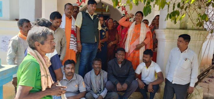 लोकतंत्र के महापर्व पर खुल कर मतदान करने किया अपील,भाजपा की अधिकृत प्रत्याशी ईश्वरी किशन के पक्ष में विधायक रायमुनी भगत ने किया धुंआधार प्रचार
