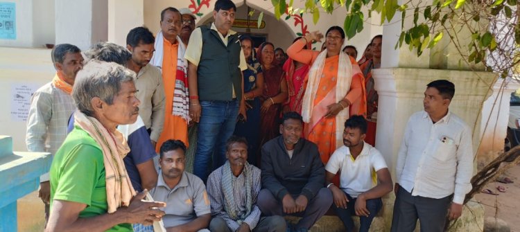 लोकतंत्र के महापर्व पर खुल कर मतदान करने किया अपील,भाजपा की अधिकृत प्रत्याशी ईश्वरी किशन के पक्ष में विधायक रायमुनी भगत ने किया धुंआधार प्रचार लोकतंत्र के महापर्व पर खुल कर मतदान करने किया अपील,भाजपा की अधिकृत प्रत्याशी ईश्वरी किशन के पक्ष में विधायक रायमुनी भगत ने किया धुंआधार प्रचार