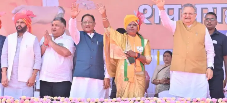 नगर निगम अंबिकापुर की महापौर एवं पार्षदों ने ली शपथ, मुख्यमंत्री व विधानसभा अध्यक्ष की उपस्थिति में लोकतंत्र के नवयुग का शुभारंभ नगर निगम अंबिकापुर की महापौर एवं पार्षदों ने ली शपथ, मुख्यमंत्री व विधानसभा अध्यक्ष की उपस्थिति में लोकतंत्र के नवयुग का शुभारंभ