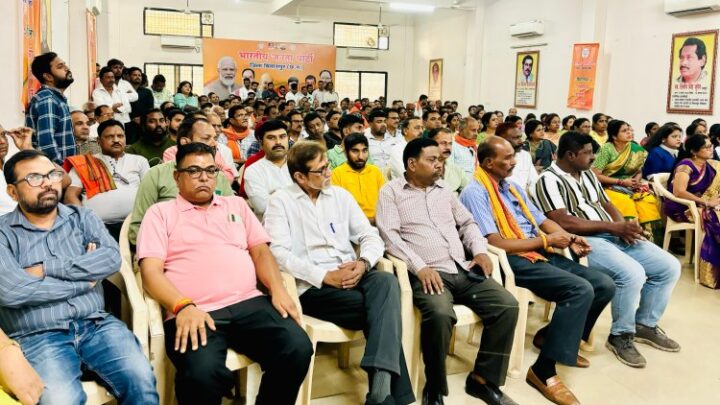मोदी की सभा को लेकर अमर ने ली बिलासपुर विधानसभा की बैठक
