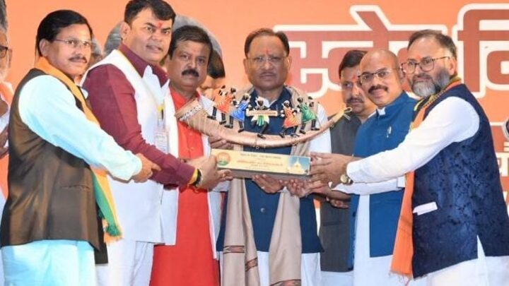 “बिहार और छत्तीसगढ़ की संस्कृति आपस में गहराई से जुड़ी है”मुख्यमंत्री भिलाई में “बिहार-तिहार स्नेह मिलन” कार्यक्रम में हुए शामिल, सर्व समाज प्रमुखों का किया सम्मान