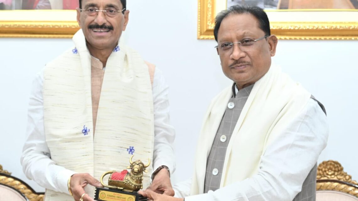 मुख्यमंत्री श्री विष्णु देव साय से केंद्रीय रक्षा राज्य मंत्री श्री संजय सेठ ने की सौजन्य भेंट मुख्यमंत्री श्री विष्णु देव साय से केंद्रीय रक्षा राज्य मंत्री श्री संजय सेठ ने की सौजन्य भेंट