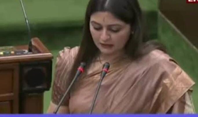 छत्तीसगढ़ में न्यूज पोर्टलों के साथ एक को “मांई और एक को मौसी” क्यों किया जा रहा है ? विधायक भावना बोहरा ने विधानसभा में जनसंपर्क मंत्री श्यामबिहारी जयसवाल को लिया आड़े हाथ