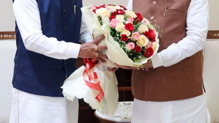 मुख्यमंत्री विष्णुदेव साय ने प्रधानमंत्री को सौंपा बस्तर के विकास का रोडमैप  मुख्यमंत्री श्री विष्णुदेव साय ने की प्रधानमंत्री श्री नरेंद्र मोदी से मुलाकात, विकास कार्यों और नक्सल उन्मूलन पर हुई चर्चा  मुख्यमंत्री श्री साय ने प्रधानमंत्री श्री नरेंद्र मोदी के 30 मार्च को प्रस्तावित छत्तीसगढ़ दौरे की रूपरेखा साझा की  छत्तीसगढ़ में नई औद्योगिक नीति से बढ़ा निवेश, मुख्यमंत्री ने प्रधानमंत्री को दी विस्तृत जानकारी