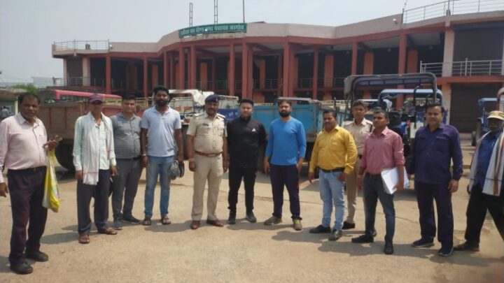 सरगांव क्षेत्र में रेत के अवैध परिवहन पर बड़ी कार्रवाई, 01 हाइवा और 10 ट्रैक्टर जप्त