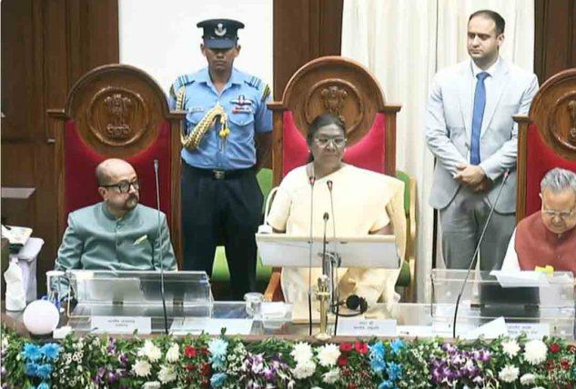 परिसीमन की एक सीमा है… लेकिन, दिलों के जुड़ाव की कोई सीमा नहीं” राष्ट्रपति ने छत्तीसगढ़ की परंपराओं और आदर्शों की तारीफ की, बोली, ‘छत्तीसगढ़िया सबले बढ़िया’ परिसीमन की एक सीमा है… लेकिन, दिलों के जुड़ाव की कोई सीमा नहीं” राष्ट्रपति ने छत्तीसगढ़ की परंपराओं और आदर्शों की तारीफ की, बोली, ‘छत्तीसगढ़िया सबले बढ़िया’