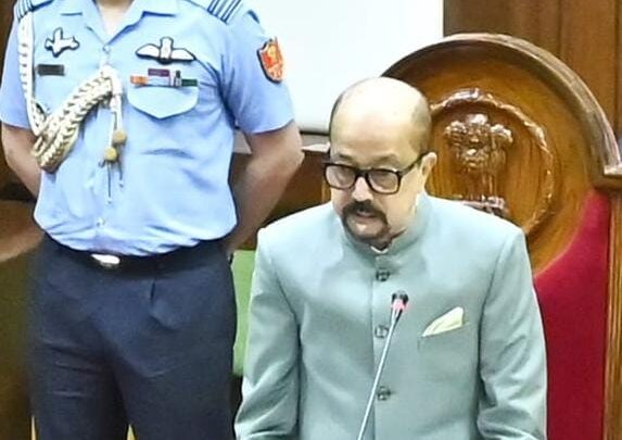 *राष्ट्रपति मुर्मु का छत्तीसगढ़ विधान सभा में आह्वान: नारी सशक्तीकरण और समरसता से बनेगा श्रेष्ठ छत्तीसगढ़*  *‘मनखे-मनखे एक समान’ के सिद्धांत से बनेगा समरस छत्तीसगढ़ – राष्ट्रपति श्रीमती द्रोपदी मुर्मु*  *लोकतांत्रिक परंपराओं में छत्तीसगढ़ विधानसभा एक आदर्श उदाहरण – राज्यपाल श्री रमेन डेका