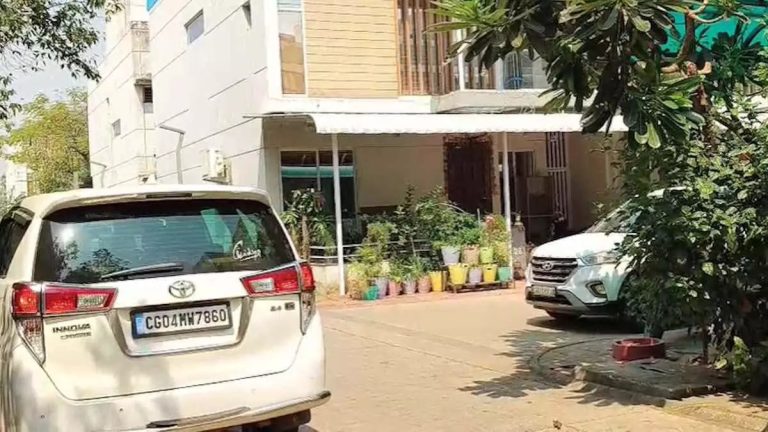 CBI रेड…और वायरल सच्चाई: 26 मार्च को ही ASP अभिषेक महेश्वरी के घर CBI कर चुकी थी जांच, सोशल मीडिया में वायरल हो रही अफसर के गायब होने व घर सील होने की अफवाह.. CBI रेड…और वायरल सच्चाई: 26 मार्च को ही ASP अभिषेक महेश्वरी के घर CBI कर चुकी थी जांच, सोशल मीडिया में वायरल हो रही अफसर के गायब होने व घर सील होने की अफवाह..