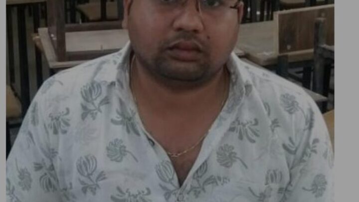 ACB ब्रेकिंग: 50 हजार रुपये घूस लेते छात्रावास अधीक्षक गिरफ्तार, एक ही दिन में तीन रिश्वतखोरों पर कार्रवाई से मचा हड़कंप