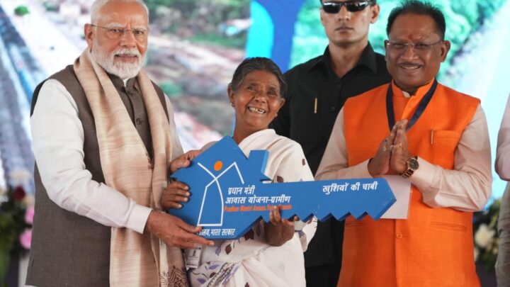 प्रधानमंत्री श्री नरेंद्र मोदी से मिली छत्तीसगढ़ को 33 हजार 700 करोड़ रुपए की विकास परियोजनाओं की सौगात: मुख्यमंत्री श्री विष्णुदेव साय ने जताया आभार