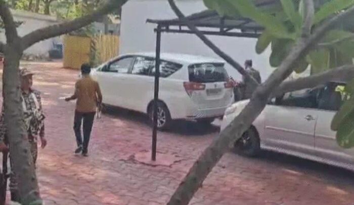CBI RAID अपडेट: विधायक देवेंद्र यादव के घर CBI की टीम घर के कमरों से लेकर छत तक कर रही सर्च आपरेशन, CBI रेड के बाद गरमायी सूबे की राजनीति,पूर्व डिप्टी सीएम सिंहदेव ने कहा…..!