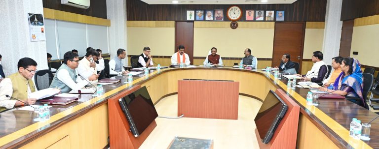 कैबिनेट ब्रेकिंग: विष्णुदेव कैबिनेट की बैठक कल, होली के पहले हो सकता है बड़ा फैसला कैबिनेट ब्रेकिंग: विष्णुदेव कैबिनेट की बैठक कल, होली के पहले हो सकता है बड़ा फैसला