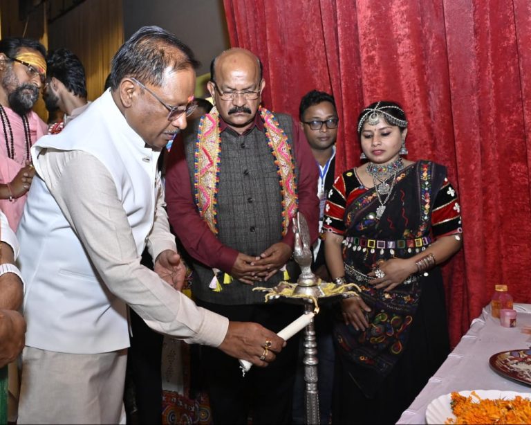 मुख्यमंत्री विश्व बंजारा दिवस पर विशाल बंजारा महाकुंभ कार्यक्रम में हुए शामिल, बोले, बंजारा समाज का रहा है समृद्धशाली इतिहास मुख्यमंत्री विश्व बंजारा दिवस पर विशाल बंजारा महाकुंभ कार्यक्रम में हुए शामिल, बोले, बंजारा समाज का रहा है समृद्धशाली इतिहास