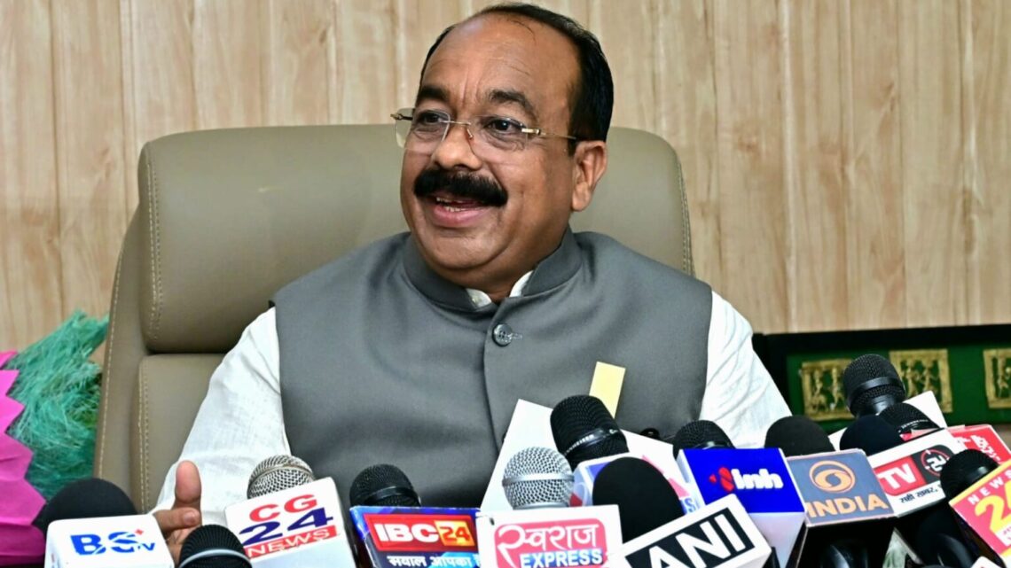 वक्फ संशोधन बिल के बाद संपत्तियों का होगा सदुपयोग, मुस्लिम बच्चों की शिक्षा और गरीबी होगी दूर, डिप्टी सीएम बोले, सरकारी और धार्मिक संपत्ति पर अब नहीं होगा कब्जा वक्फ संशोधन बिल के बाद संपत्तियों का होगा सदुपयोग, मुस्लिम बच्चों की शिक्षा और गरीबी होगी दूर, डिप्टी सीएम बोले, सरकारी और धार्मिक संपत्ति पर अब नहीं होगा कब्जा