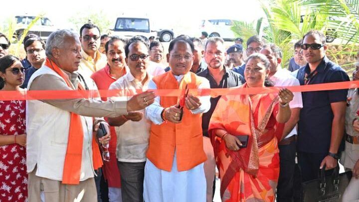 मुख्यमंत्री श्री विष्णु देव साय ने बगिया में 72 लाख की  लागत से हेलीपैड लाउन्ज का किया शुभारंभ,पायलट और टेक्निकल स्टाफ के लिए रूकने की गई व्यवस्था