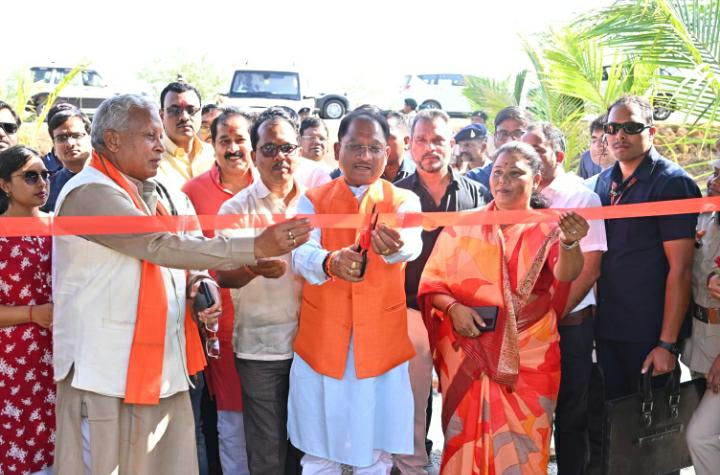 मुख्यमंत्री श्री विष्णु देव साय ने बगिया में 72 लाख की लागत से हेलीपैड लाउन्ज का किया शुभारंभ,पायलट और टेक्निकल स्टाफ के लिए रूकने की गई व्यवस्था मुख्यमंत्री श्री विष्णु देव साय ने बगिया में 72 लाख की लागत से हेलीपैड लाउन्ज का किया शुभारंभ,पायलट और टेक्निकल स्टाफ के लिए रूकने की गई व्यवस्था