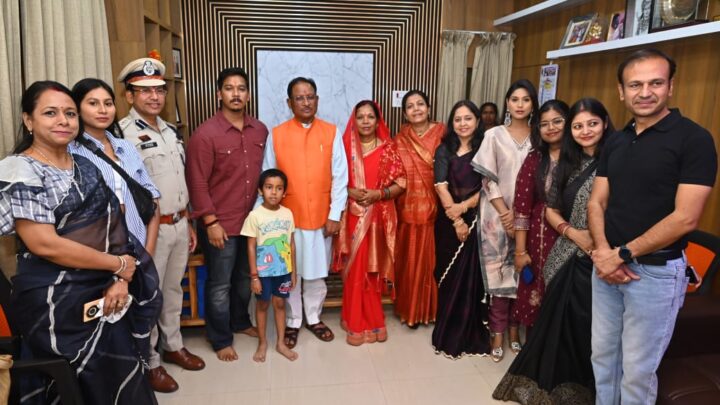 माननीय मुख्यमंत्री जी ने शानदार फिल्म बनाने के लिये एसएसपी श्री शशि मोहन सिंह एवं उनकी टीम को दी बधाई
