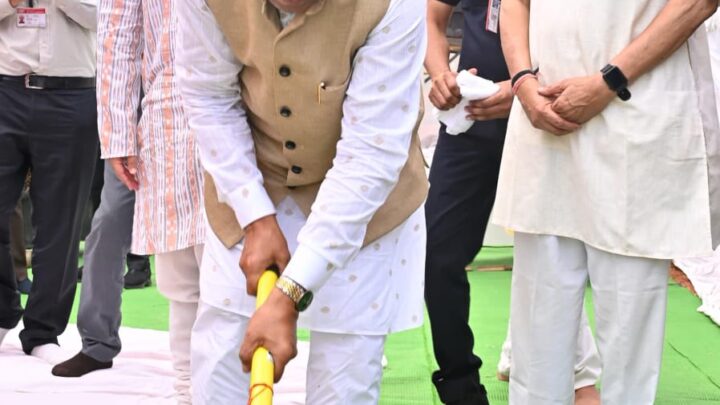 मुख्यमंत्री श्री विष्णुदेव साय ने स्वर्गीय जगदेव राम उरांव कल्याण आश्रम चिकित्सालय का भूमिपूजन किया  एनटीपीसी लारा के सीएसआर फंड से 35 करोड़ 53 लाख रुपये की लागत से अत्याधुनिक अस्पताल का होगा निर्माण  मुख्यमंत्री ने ‘सेवांकुर भारत: एक सप्ताह देश के नाम’ के तहत आदिवासी क्षेत्रों में किए जा रहे सेवाकार्य की सराहना की