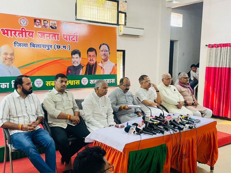 उप मुख्यमंत्री की पत्रवार्ता: नए वक्फ बोर्ड कानून पर कहा यह बिल हर समाज के साथ न्याय करने वाला है, न कि कट्टरपंथी वोटबैंक की राजनीति करने वालों का उप मुख्यमंत्री की पत्रवार्ता: नए वक्फ बोर्ड कानून पर कहा यह बिल हर समाज के साथ न्याय करने वाला है, न कि कट्टरपंथी वोटबैंक की राजनीति करने वालों का