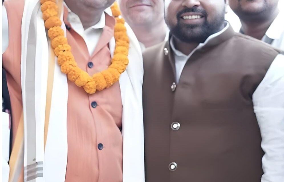 छत्तीसगढ़ रजककार विकास बोर्ड के नवनियुक्त अध्यक्ष प्रहलाद रजक को विधायक दीपेश साहू ने दी शुभकामनाएं छत्तीसगढ़ रजककार विकास बोर्ड के नवनियुक्त अध्यक्ष प्रहलाद रजक को विधायक दीपेश साहू ने दी शुभकामनाएं